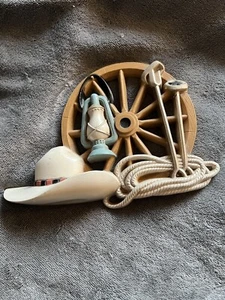 Vintage Western Wall Hanging Wagon Wheel Cowboy Hat Lantern 3344-5 Burwood 1995 - Picture 1 of 4