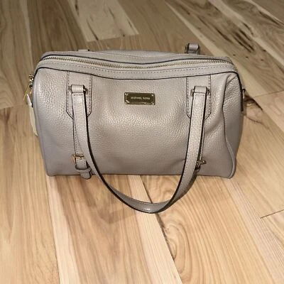 NUEVO MICHAEL KORS Bedford Cuero Taupe Oscuro Medio Superior Cremallera Cartera Bandolera NUEVO Foto 1 de 4