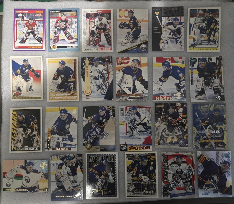 41 Card Dominik Hasek Lot - Blackhawks/Sabres. 1990-2000 - Image 1 of 2