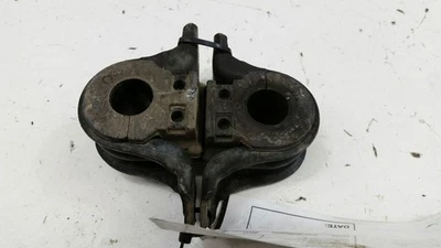 Soporte de montaje de buje de barra estabilizadora Nissan Altima 2013 2014 2015 2016 2017 OEM Foto 1 de 4