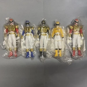 Bandai Goseiger Set di Figure in Vinile Morbido con Carte Collezione 5 Pezzi - Foto 1 di 12