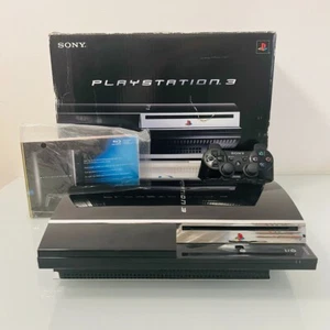 PlayStation 3 60GB FAT CECHC04 PS3 Retrocompatibile PS1 PS2 con SCATOLA - Foto 1 di 23