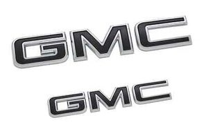 GMC Acadia 2020-2024 emblema delantero y trasero "GMC" en negro GM OEM NUEVO 85053058 - Imagen 1 de 3