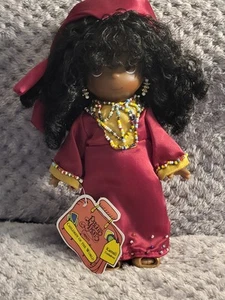 9" Precious Moments Children Of The World Kamali Doll - Picture 1 of 16