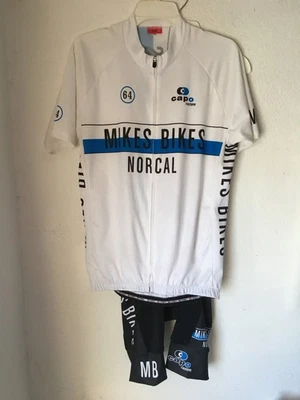 BONITO Conjunto de Jersey de Ciclismo y Culotte con Baberos CAPO para Hombre ~ XXL / 2X Jersey y Baberos XL Foto 1 de 4
