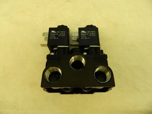 ARO/INGERSOLL-RAND 3/8″x 3/8″ Outlet Body Ported Solenoid Air Valve A213SD-024-D - Picture 1 of 5
