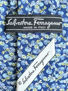 Salvatore Ferragamo 100% Silk Dragonflies Lillypads Made In Italy *read* - Picture 1 of 6