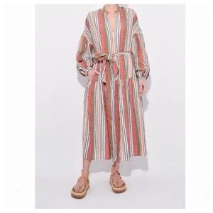 Vestido midi manga abullonada a rayas Selvi de ULLA JOHNSON - Imagen 1 de 10