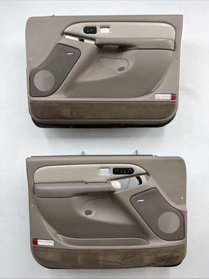 03-07 Chevrolet Silverado Tahoe GMC Sierra Yukon Par de paneles de puerta OEM neutros Foto 1 de 4