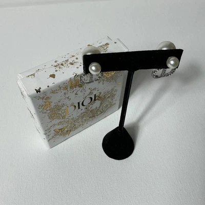 Pendientes Dior de plata y perlas con caja Foto 1 de 3