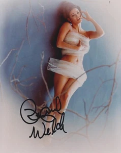 RAQUEL WELCH HAND SIGNED 8" X 10" COLOR PHOTO "A NICE COLLECTABLE" - Picture 1 of 1