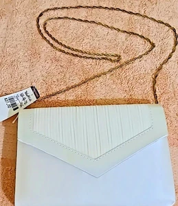 Cartera sin asas de noche vintage Carla Marchi con cuentas blancas con bandolera de cadena dorada. - Imagen 1 de 10