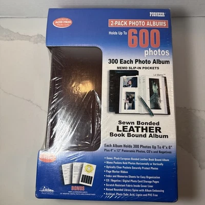 Paquete de 2 álbumes de fotos cosidos de cuero encuadernado conjunto de álbumes contiene 600 fotos nuevo en caja Foto 1 de 3
