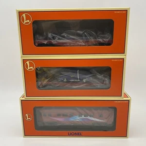 Coche plano rojo serie personalizada Lionel 6-21934 con coche plano dragster con camión y loco nuevo en caja - Imagen 1 de 7