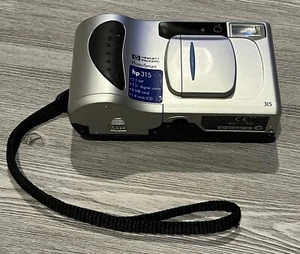 HP Photo Smart hp315 Digital Point & Shoot Camera 2.1MPW - Working - FREE SHIP! - Picture 1 of 6