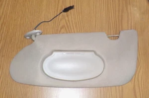 2002 Chrysler PT Cruiser Driver's Left Sun Visor w/ Mirror & Light - Beige - Picture 1 of 5