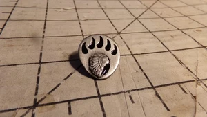 1995 Bear Paw Print & Indian Chief Hat Lapel Tie Pin - Picture 1 of 3