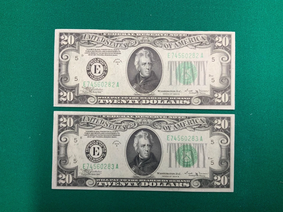 1934 $20 bill uncirculated two consecutive serial numbers - Image 1 of 2