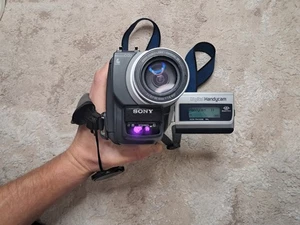 SONY DCR-TRV320E CAMCORDER DIGITAL 8 / HI8 / 8MM VIDEO-8 TAPE VIDEO CAMERA - Bild 1 von 24