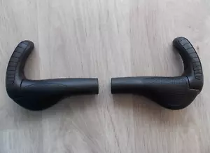 Ergo GP30s Ergo Mangos De Tornillo Con Bar Ends Mangos Lock On NUEVO Negro - Imagen 1 de 9