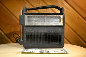 Vintage GE General Electric Portable Radio P-4810 C Dual Power - Picture 1 of 12