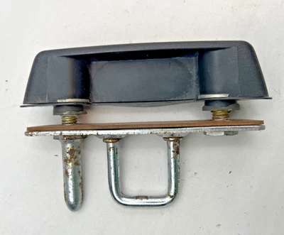 Chevrolet Blazer S-10 GMC Jimmy S-15 1984-1994 manija puerta levadiza trasera 15675050 Foto 1 de 4