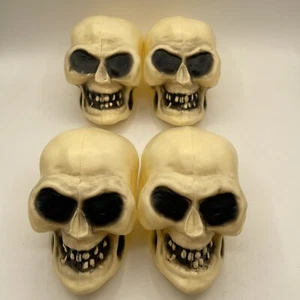 Halloween Blasform Kunststoff Dekoration - 4er Set Totenköpfe  - Bild 1 von 9