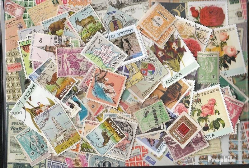 angola Timbres 200 différents timbres - Photo 1/1