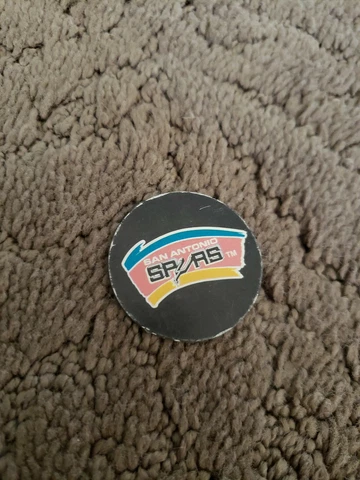 NBA Collectible Magnet with 1990s logo: San Antonio Spurs Cover