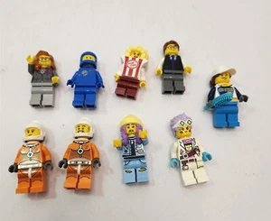 Lego Minifigures Bulk Lot Bundle Assorted Mixed Parts COL-951 - Picture 1 of 6