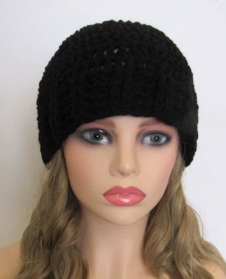 GORRO CLÁSICO GORRA BORDE TEXTURIZADO NEGRO HECHO A MANO CROCHET ACRÍLICO Foto 1 de 4