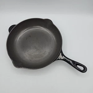 LE CREUSET Schwarz Lakritz Emaille Gusseisen #23 Klassische Pfanne Doppelauslauf - Bild 1 von 16
