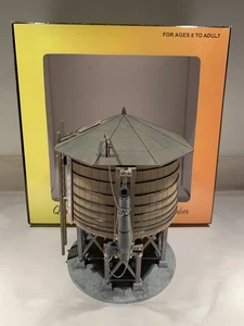 VERWITTERTER MTH RAILKING WASSERTURM HOLZ 30-11028 ! Spur O Panzerbetrieb - Bild 1 von 9