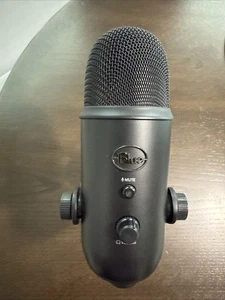 Blue Yeti Blackout USB Condenser Microphone - Professional Podcast/Streaming Mic - Picture 1 of 10