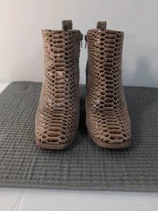 Boho Cowgirl Pierre Dumas Snake Print Bootie WoodBlock Heel Sz 7.5 - Picture 1 of 14