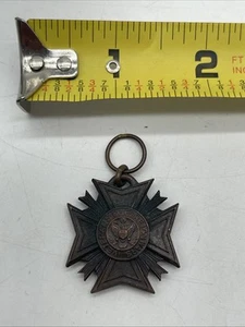 Vintage U.S. Military Veteran Last Of Foreign Wars Medal Award - Picture 1 of 2