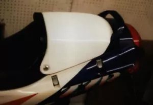 Kawasaki ZZR600 (93-08) Einzelsitzhaube: unlackiert 13350U - Bild 1 von 2