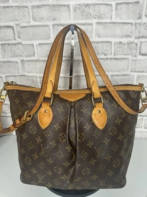 Louis Vuitton Monograma Lona Palermo PM Cierre Cremallera Superior, Correa Desmontable. Foto 1 de 4