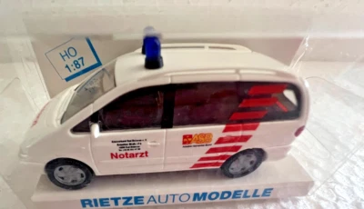 Rietze 50761 VW Sharan Notarzt Nuovo In OVP - Immagine 1 di 2