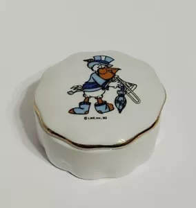 1984 NEW ORLEANS WORLD'S FAIR - 2 PC ROUND PORCELAIN TRINKET BOX - SEYMORE LOGO - Picture 1 of 4