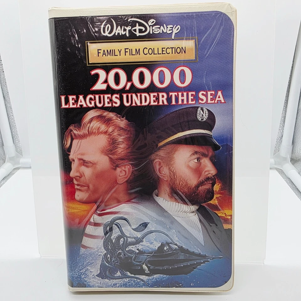 20,000 Leagues Under the Sea VHS 1954 Adventure Family Film Disney - Image 1 of 1