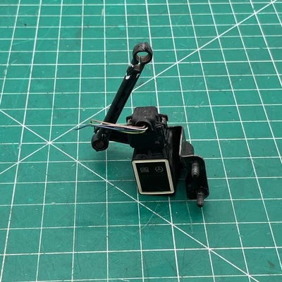 03-09 MERCEDES-BENZ W211 E CLASS FRONT LEFT SUSPENSION HEIGHT LEVEL SENSOR OEM - Image 1 of 4