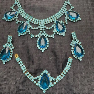 Vintage schöne Kristall zweifarbig blau Lilien Tschechische Halskette Ohrring signiert Set - Bild 1 von 9
