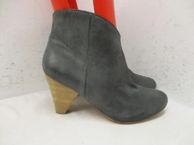Lands End Canvas 1963 Womens Gray Leather Ankle Boots Size 8.5 B - Image 1 of 4