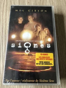 CASSETTE VIDÉO VHS SIGNES NIGHT SHYAMALAN MEL GIBSON NEUF BLISTER FRANÇAIS RARE - Picture 1 of 3