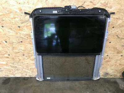 MERCEDES BENZ C КЛАССА W204 OEM 08-14 СОЛНЦЕ ЛУНА КРЫША КРОНШТЕЙН РАМА СТЕКЛЯННАЯ ПАНЕЛЬ  - Изображение 1 из 4