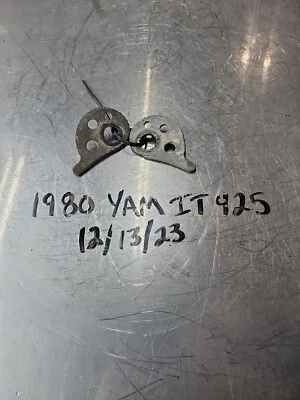 Yamaha IT 425 1980 80 ajustadores de eje trasero Foto 1 de 3