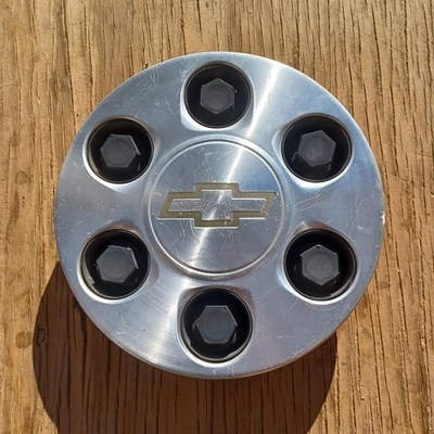 Chevrolet Avalanche Tahoe Silverado center cap, 1999-2007, p/n 9595263 01 Foto 1 de 3