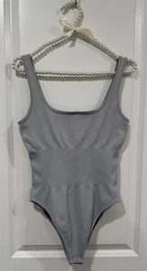 OQQ grauer gerippter Shapewear Body - modellierender Einteiler Tank Style, Größe M - Bild 1 von 8