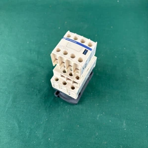 Telemecanique Schütz + Hilfsschalter CAD54P7SB372 (#SON17) - Picture 1 of 1